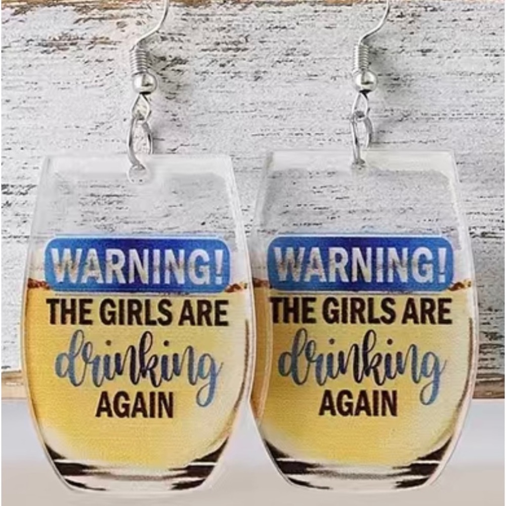 CLEARANCE NWOT Beer Mug Design Dangle Earrings